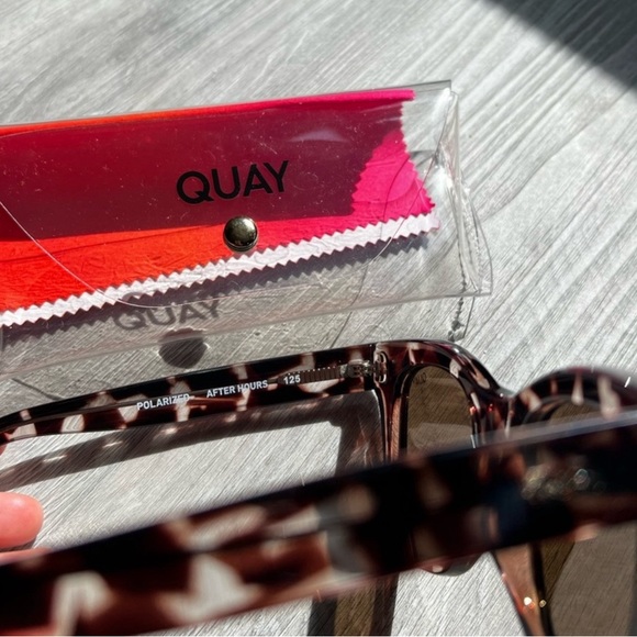 Quay AFTER HOURS POLARIZED tort blk frame/blk fade lenses NWT (back ordered) - Picture 4 of 6